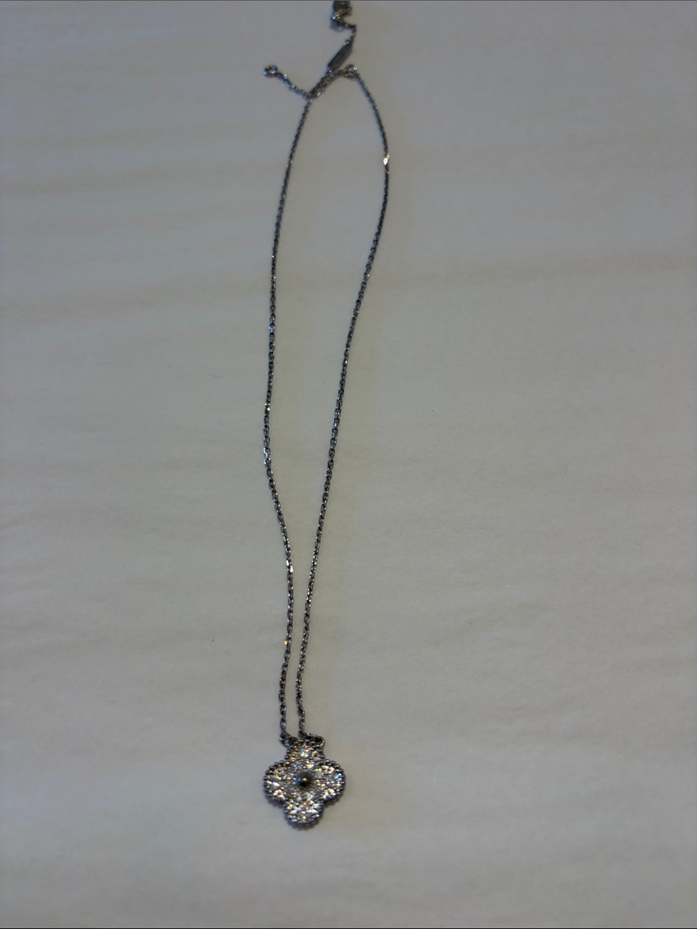 Silver clover necklace